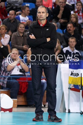  04.10.2013 RZESZOW<br />SIATKOWKA MEZCZYZN<br />MECZ TOWARZYSKI<br />ASSECO RESOVIA - JASTRZEBSKI WEGIEL<br />N/Z ANDRZEJ KOWAL ( TRENER ) SYLWETKA<br /> 