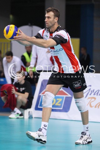  04.10.2013 RZESZOW<br />SIATKOWKA MEZCZYZN<br />MECZ TOWARZYSKI<br />ASSECO RESOVIA - JASTRZEBSKI WEGIEL<br />N/Z PETER VERES SYLWETKA<br /> 