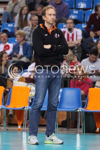  04.10.2013 RZESZOW<br />SIATKOWKA MEZCZYZN<br />MECZ TOWARZYSKI<br />ASSECO RESOVIA - JASTRZEBSKI WEGIEL<br />N/Z LORENZO BERNARDI ( TRENER ) SYLWETKA<br /> 