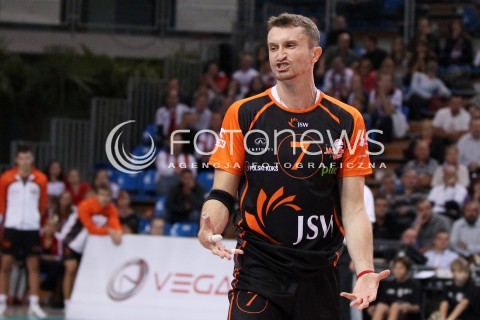  04.10.2013 RZESZOW<br />SIATKOWKA MEZCZYZN<br />MECZ TOWARZYSKI<br />ASSECO RESOVIA - JASTRZEBSKI WEGIEL<br />N/Z MICHAL MASNY SYLWETKA ZLOSC EMOCJE<br /> 