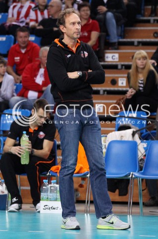  04.10.2013 RZESZOW<br />SIATKOWKA MEZCZYZN<br />MECZ TOWARZYSKI<br />ASSECO RESOVIA - JASTRZEBSKI WEGIEL<br />N/Z LORENZO BERNARDI ( TRENER ) SYLWETKA<br /> 