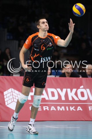  04.10.2013 RZESZOW<br />SIATKOWKA MEZCZYZN<br />MECZ TOWARZYSKI<br />ASSECO RESOVIA - JASTRZEBSKI WEGIEL<br />N/Z MATEUSZ MALINOWSKI SYLWETKA<br /> 