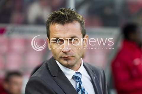  06.10.2013 LODZ PILKA NOZNA T-MOBILE EKSTRAKLASA SEZON 2013/2014 FOOTBALL POLISH EKSTRAKLASA SEASON WIDZEW LODZ - LECHIA GDANSK N/Z RAFAL PAWLAK TRENER SYLWETKA   