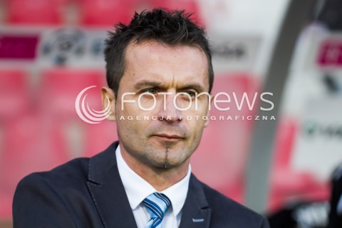  06.10.2013 LODZ PILKA NOZNA T-MOBILE EKSTRAKLASA SEZON 2013/2014 FOOTBALL POLISH EKSTRAKLASA SEASON WIDZEW LODZ - LECHIA GDANSK N/Z RAFAL PAWLAK TRENER SYLWETKA   