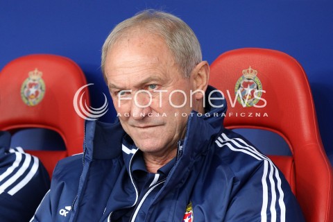  06.10.2013 KRAKOW <br />PILKA NOZNA POLSKA T-MOBILE EKSTRAKLASA SEZON 2013/2014 FOOTBALL POLISH EKSTRAKLASA SEASON 2013/2014 WISLA KRAKOW - LEGIA WARSZAWA<br />N/Z FRANCISZEK SMUDA ( TRENER ) SYLWETKA GLOWKA PORTRET<br /> 