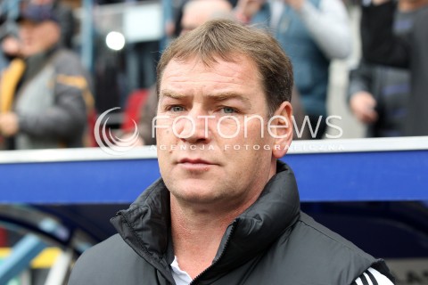  06.10.2013 KRAKOW <br />PILKA NOZNA POLSKA T-MOBILE EKSTRAKLASA SEZON 2013/2014 FOOTBALL POLISH EKSTRAKLASA SEASON 2013/2014 WISLA KRAKOW - LEGIA WARSZAWA<br />N/Z JAN URBAN ( TRENER ) SYLWETKA <br /> 