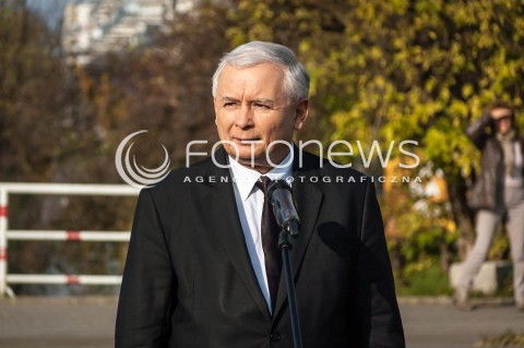  11.10.2013 WARSZAWA KONFERENCJA PRASOWA JAROSLAWA KACZYNSKIEGO PT HANNA GRONKIEWICZ WALTZ KLAMIE N/Z PREZES PIS JAROSLAW KACZYNSKI  