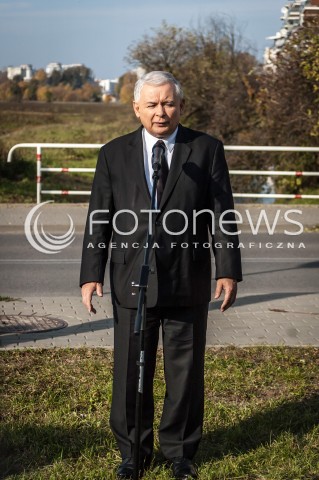  11.10.2013 WARSZAWA KONFERENCJA PRASOWA JAROSLAWA KACZYNSKIEGO PT HANNA GRONKIEWICZ WALTZ KLAMIE N/Z PREZES PIS JAROSLAW KACZYNSKI  