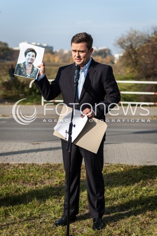  11.10.2013 WARSZAWA KONFERENCJA PRASOWA JAROSLAWA KACZYNSKIEGO PT HANNA GRONKIEWICZ WALTZ KLAMIE N/Z RZECZNIK PRASOWY PIS ADAM HOFMAN  