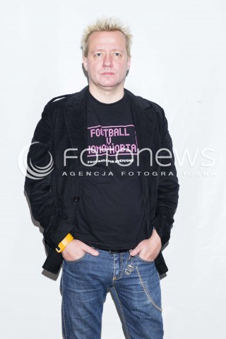  !!! UWAGA PROSZE NIE PODPISYWAC NAZWISKA AUTORA !!! <br />11.10.2013 WARSZAWA EMPIK PROMOCJA KSIAZKI O ELEGANCJI I OBCIACHU POLEK I POLAKOW N/Z ROBERT LESZCZYNSKI  