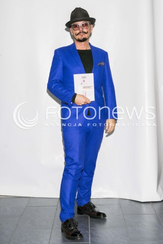  !!! UWAGA PODPISAC TYLKO NAZWE AGENCJI - FOTONEWS !!! <br />11.10.2013 WARSZAWA EMPIK PROMOCJA KSIAZKI O ELEGANCJI I OBCIACHU POLEK I POLAKOW <br />N/Z TOMASZ JACYKOW <br /> 