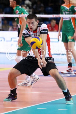  11.10.2013 RZESZOW<br />SIATKOWKA PLUS LIGA 2013/2014 MEN VOLLEYBALL POLAND POLISH PLUSLIGA LEAGUE SEASON 2013/2014 <br />MECZ ASSECO RESOVIA RZESZOW - BBTS BIELSKO BIALA <br />N/Z DAWID KONARSKI SYLWETKA<br /> 