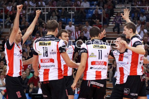  11.10.2013 RZESZOW<br />SIATKOWKA PLUS LIGA 2013/2014 MEN VOLLEYBALL POLAND POLISH PLUSLIGA LEAGUE SEASON 2013/2014 <br />MECZ ASSECO RESOVIA RZESZOW - BBTS BIELSKO BIALA <br />N/Z LUKASZ PERLOWSKI JOCHEN SCHOPS PETER VERES OLIEG ACHREM PIOTR NOWAKOWSKI RADOSC EMOCJE <br /> 