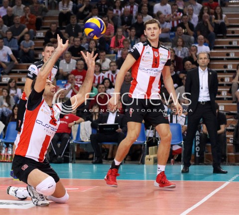  11.10.2013 RZESZOW<br />SIATKOWKA PLUS LIGA 2013/2014 MEN VOLLEYBALL POLAND POLISH PLUSLIGA LEAGUE SEASON 2013/2014 <br />MECZ ASSECO RESOVIA RZESZOW - BBTS BIELSKO BIALA <br />N/Z PETER VERES PIOTR NOWAKOWSKI <br /> 