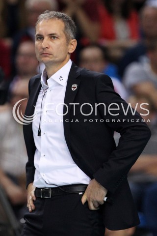  11.10.2013 RZESZOW<br />SIATKOWKA PLUS LIGA 2013/2014 MEN VOLLEYBALL POLAND POLISH PLUSLIGA LEAGUE SEASON 2013/2014 <br />MECZ ASSECO RESOVIA RZESZOW - BBTS BIELSKO BIALA <br />N/Z ANDRZEJ KOWAL ( TRENER ) SYLWETKA <br /> 