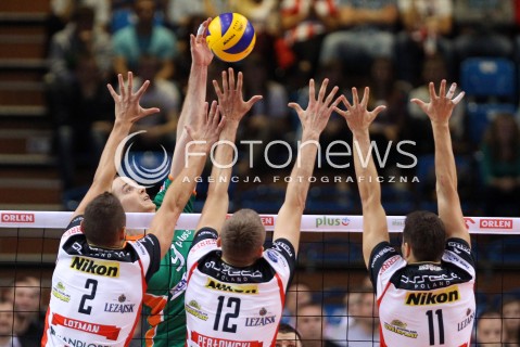  11.10.2013 RZESZOW<br />SIATKOWKA PLUS LIGA 2013/2014 MEN VOLLEYBALL POLAND POLISH PLUSLIGA LEAGUE SEASON 2013/2014 <br />MECZ ASSECO RESOVIA RZESZOW - BBTS BIELSKO BIALA <br />N/Z JOSE LUIS GONZALEZ PAUL LOTMAN LUKASZ PERLOWSKI FABIAN DRZYZGA <br /> 