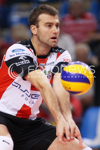  11.10.2013 RZESZOW<br />SIATKOWKA PLUS LIGA 2013/2014 MEN VOLLEYBALL POLAND POLISH PLUSLIGA LEAGUE SEASON 2013/2014 <br />MECZ ASSECO RESOVIA RZESZOW - BBTS BIELSKO BIALA <br />N/Z PETER VERES SYLWETKA<br /> 