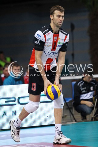  11.10.2013 RZESZOW<br />SIATKOWKA PLUS LIGA 2013/2014 MEN VOLLEYBALL POLAND POLISH PLUSLIGA LEAGUE SEASON 2013/2014 <br />MECZ ASSECO RESOVIA RZESZOW - BBTS BIELSKO BIALA <br />N/Z PETER VERES SYLWETKA<br /> 