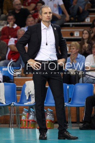  11.10.2013 RZESZOW<br />SIATKOWKA PLUS LIGA 2013/2014 MEN VOLLEYBALL POLAND POLISH PLUSLIGA LEAGUE SEASON 2013/2014 <br />MECZ ASSECO RESOVIA RZESZOW - BBTS BIELSKO BIALA <br />N/Z ANDRZEJ KOWAL ( TRENER ) SYLWETKA<br /> 