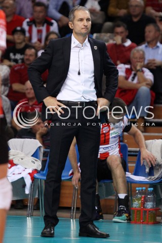  11.10.2013 RZESZOW<br />SIATKOWKA PLUS LIGA 2013/2014 MEN VOLLEYBALL POLAND POLISH PLUSLIGA LEAGUE SEASON 2013/2014 <br />MECZ ASSECO RESOVIA RZESZOW - BBTS BIELSKO BIALA <br />N/Z ANDRZEJ KOWAL ( TRENER ) SYLWETKA<br /> 