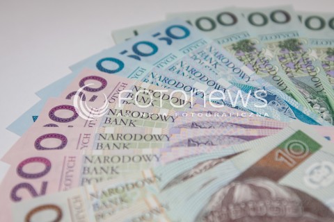  22.10.2013 RZESZOW ZDJECIE ILUSTRACYJNE<br />
BANKNOTY PIENIADZE GOTOWKA KASA<br />
N/Z PLIK PIENIEDZY<br />
 