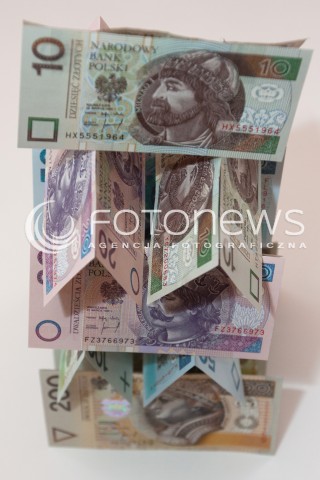  22.10.2013 RZESZOW ZDJECIE ILUSTRACYJNE<br />
BANKNOTY PIENIADZE GOTOWKA KASA<br />
N/Z PLIK PIENIEDZY<br />
 