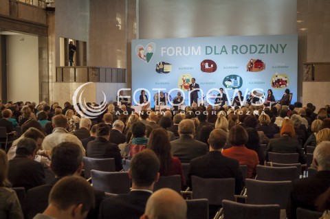 23.10.2013 WARSZAWA FORUM DLA RODZINY Z UDZIALEM PREMIERA DONALDA TUSKA N/Z PREMIER DONALD TUSK UCZESTNICY  