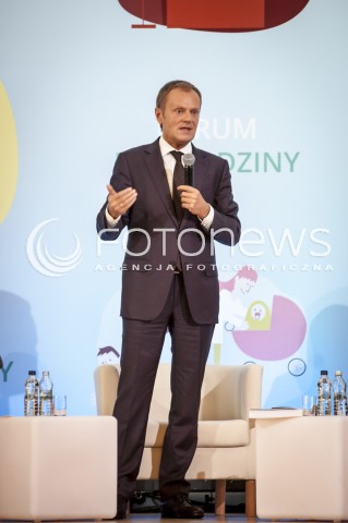  23.10.2013 WARSZAWA FORUM DLA RODZINY Z UDZIALEM PREMIERA DONALDA TUSKA N/Z PREMIER DONALD TUSK  