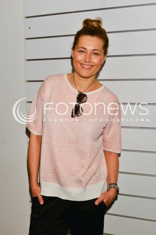  27.10.2013 WARSZAWA<br />PROMOCJA KSIAZKI ROK Z EWA CHODAKOWSKA TWOJ DZIENNIK FITNES<br />N/Z BEATA SADOWSKA<br /> 
