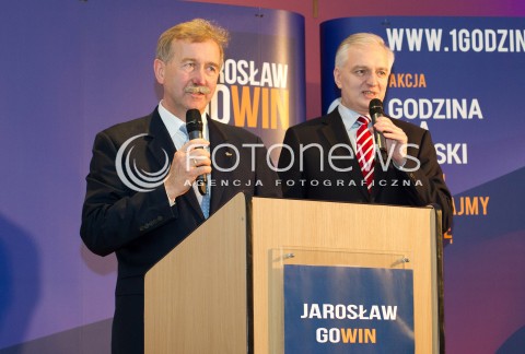  27.10.2013 RZESZOW<br />KONWENCJA REGIONALNA JAROSLAWA GOWINA PT. GODZINA DLA POLSKI W RZESZOWIE<br />N/Z JAROSLAW GOWIN I KAZIMIERZ JAWORSKI - SENATOR SOLIDARNEJ POLSKI KTORY POJAWIL SIE NA KONWENCJI<br /> 