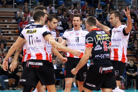  30.10.2013 RZESZOW POLAND<br />SIATKOWKA LIGA MISTRZOW MEN CEV VOLLEYBALL CHAMPIONS LEAGUE 2013 MATCH<br />ASSECO RESOVIA - BUDVANSKA RIVIJERA BUDVA<br />N/Z JOCHEN SCHOPS PETER VERES FABIAN DRZYZGA KRZYSZTOF IGNACZAK RADOSC EMOCJE <br /> 