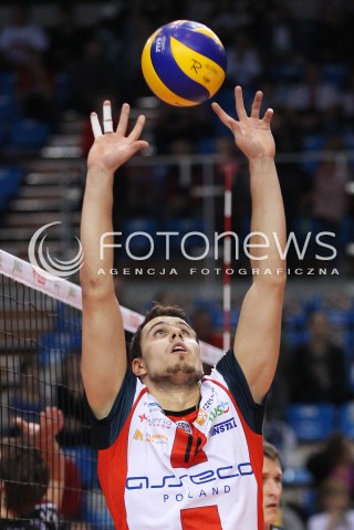  02.11.2013 RZESZOW <br />SIATKOWKA PLUS LIGA 2013/2014 MEN VOLLEYBALL POLAND POLISH PLUSLIGA LEAGUE SEASON 2013/2014 <br />MECZ ASSECO RESOVIA RZESZOW - TRANSFER BYDGOSZCZ<br />N/Z FABIAN DRZYZGA SYLWETKA<br /> 
