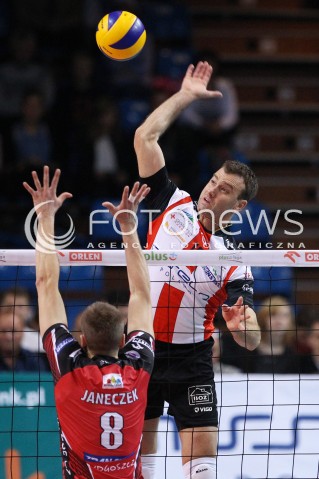  02.11.2013 RZESZOW <br />SIATKOWKA PLUS LIGA 2013/2014 MEN VOLLEYBALL POLAND POLISH PLUSLIGA LEAGUE SEASON 2013/2014 <br />MECZ ASSECO RESOVIA RZESZOW - TRANSFER BYDGOSZCZ<br />N/Z PETER VERES BARTOSZ JANECZEK <br /> 