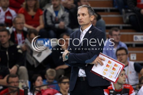 02.11.2013 RZESZOW <br />SIATKOWKA PLUS LIGA 2013/2014 MEN VOLLEYBALL POLAND POLISH PLUSLIGA LEAGUE SEASON 2013/2014 <br />MECZ ASSECO RESOVIA RZESZOW - TRANSFER BYDGOSZCZ<br />N/Z ANDRZEJ KOWAL ( TRENER ) SYLWETKA <br /> 