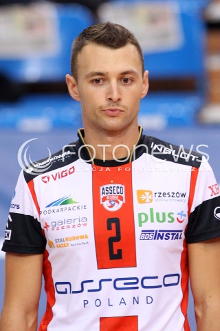 02.11.2013 RZESZOW <br />SIATKOWKA PLUS LIGA 2013/2014 MEN VOLLEYBALL POLAND POLISH PLUSLIGA LEAGUE SEASON 2013/2014 <br />MECZ ASSECO RESOVIA RZESZOW - TRANSFER BYDGOSZCZ<br />N/Z PAUL LOTMAN GLOWKA PORTRET SYLWETKA<br /> 