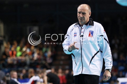  02.11.2013 RZESZOW <br />SIATKOWKA PLUS LIGA 2013/2014 MEN VOLLEYBALL POLAND POLISH PLUSLIGA LEAGUE SEASON 2013/2014 <br />MECZ ASSECO RESOVIA RZESZOW - TRANSFER BYDGOSZCZ<br />N/Z MARIAN KARDAS TRENER <br /> 