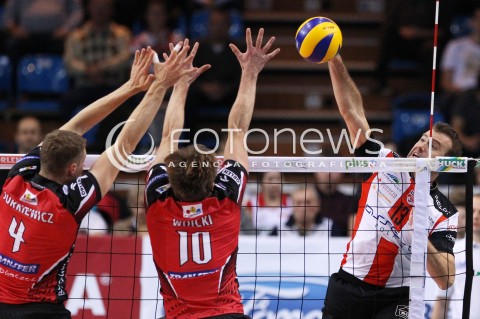  02.11.2013 RZESZOW <br />SIATKOWKA PLUS LIGA 2013/2014 MEN VOLLEYBALL POLAND POLISH PLUSLIGA LEAGUE SEASON 2013/2014 <br />MECZ ASSECO RESOVIA RZESZOW - TRANSFER BYDGOSZCZ<br />N/Z PETER VERES WOJCIECH JURKIEWICZ PAWEL WOICKI<br /> 