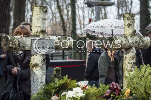  03.11.2013 WARSZAWA UROCZYSTOSC POGRZEBOWA PREMIERA TADEUSZA MAZOWIECKIEGO N/Z GROB TADEUSZA MAZOWIECKIEGO  