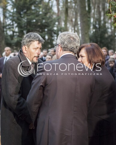  03.11.2013 WARSZAWA UROCZYSTOSC POGRZEBOWA PREMIERA TADEUSZA MAZOWIECKIEGO N/Z PARA PREZYDENCKA MICHAL MAZOWIECKI SYN TADEUSZA MAZOWIECKIEGO  