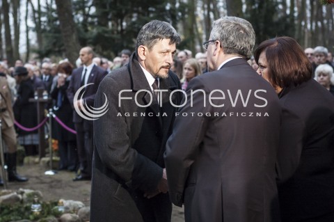  03.11.2013 WARSZAWA UROCZYSTOSC POGRZEBOWA PREMIERA TADEUSZA MAZOWIECKIEGO N/Z PARA PREZYDENCKA MICHAL MAZOWIECKI SYN TADEUSZA MAZOWIECKIEGO  