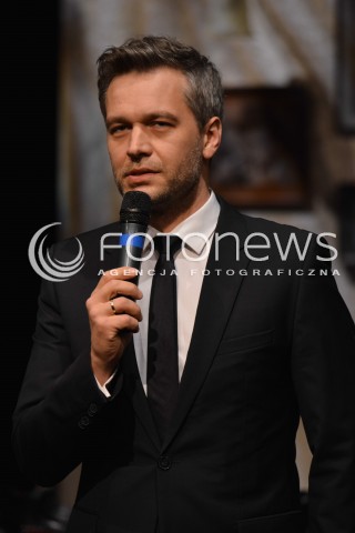  06.11.2013 WARSZAWA <br />SPEKTAKL SLONECZNI CHLOPCY W TEATRZE 6 PIETRO<br />N/Z MICHAL ZEBROWSKI<br /> 