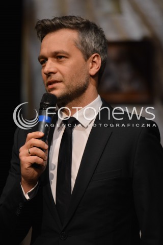  06.11.2013 WARSZAWA <br />SPEKTAKL SLONECZNI CHLOPCY W TEATRZE 6 PIETRO<br />N/Z MICHAL ZEBROWSKI<br /> 