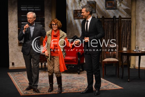  06.11.2013 WARSZAWA <br />SPEKTAKL SLONECZNI CHLOPCY W TEATRZE 6 PIETRO<br />N/Z EUGENIUSZ KORINA OLGA LIPINSKA MICHAL ZEBROWSKI<br /> 