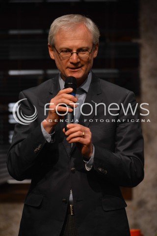  06.11.2013 WARSZAWA <br />SPEKTAKL SLONECZNI CHLOPCY W TEATRZE 6 PIETRO<br />N/Z EUGENIUSZ KORINA 