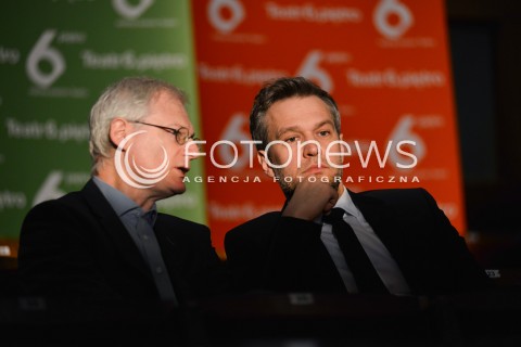  06.11.2013 WARSZAWA <br />SPEKTAKL SLONECZNI CHLOPCY W TEATRZE 6 PIETRO<br />N/Z EUGENIUSZ KORINA MICHAL ZEBROWSKI 