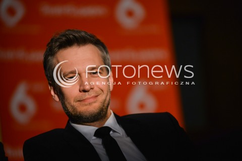  06.11.2013 WARSZAWA <br />SPEKTAKL SLONECZNI CHLOPCY W TEATRZE 6 PIETRO<br />N/Z MICHAL ZEBROWSKI<br /> 