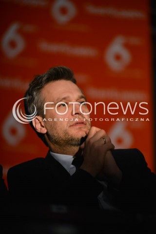  06.11.2013 WARSZAWA <br />SPEKTAKL SLONECZNI CHLOPCY W TEATRZE 6 PIETRO<br />N/Z MICHAL ZEBROWSKI<br /> 