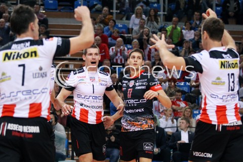  06.11.2013 RZESZOW POLAND <br />SIATKOWKA LIGA MISTRZOW MEN CEV VOLLEYBALL CHAMPIONS LEAGUE 2013 MATCH<br />ASSECO RESOVIA -  JIHOSTROJ CESKE BUDEJOVICE<br />N/Z DAWID KONARSKI NIKOLAY PENCZEV PENCHEV OLIEG ACHREM PETER VERES RADOSC EMOCJE <br /> 