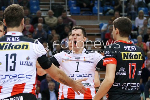  06.11.2013 RZESZOW POLAND <br />SIATKOWKA LIGA MISTRZOW MEN CEV VOLLEYBALL CHAMPIONS LEAGUE 2013 MATCH<br />ASSECO RESOVIA -  JIHOSTROJ CESKE BUDEJOVICE<br />N/Z OLIEG ACHREM PETER VERES NIKOLAY PENCZEV PENCHEV RADOSC EMOCJE <br /> 