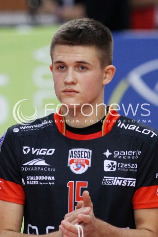 06.11.2013 RZESZOW POLAND <br />SIATKOWKA LIGA MISTRZOW MEN CEV VOLLEYBALL CHAMPIONS LEAGUE 2013 MATCH<br />ASSECO RESOVIA -  JIHOSTROJ CESKE BUDEJOVICE<br />N/Z MATEUSZ MASLOWSKI  GLOWKA PORTRET SYLWETKA<br /> 